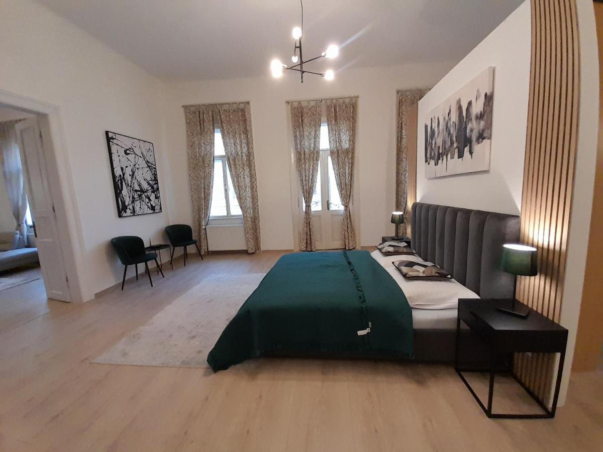 Entrez Apartment 3 - Historical Centre Kassa Kültér fotó