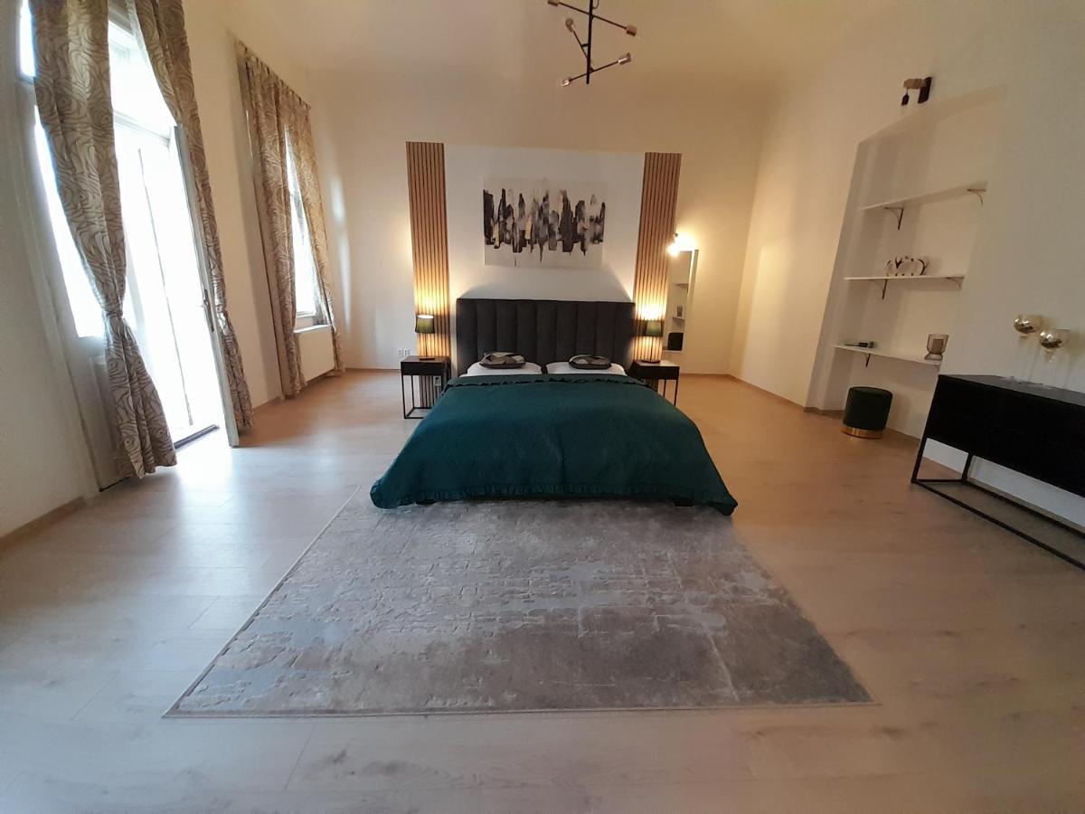 Entrez Apartment 3 - Historical Centre Kassa Kültér fotó