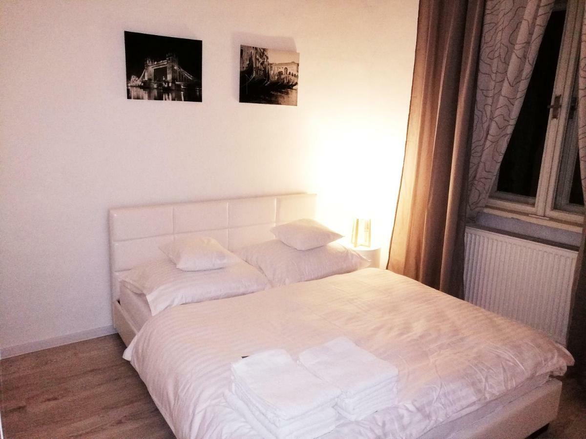 Entrez Apartment 3 - Historical Centre Kassa Kültér fotó