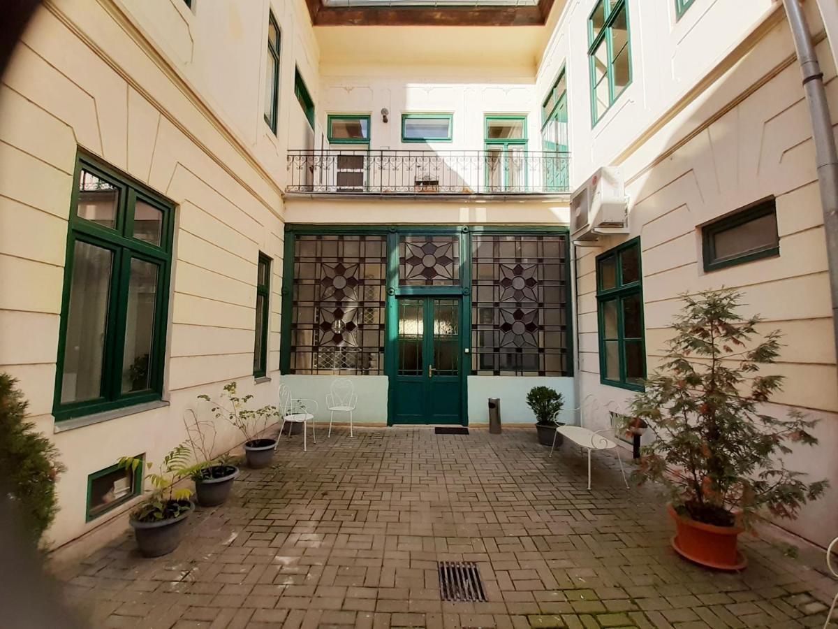 Entrez Apartment 3 - Historical Centre Kassa Kültér fotó