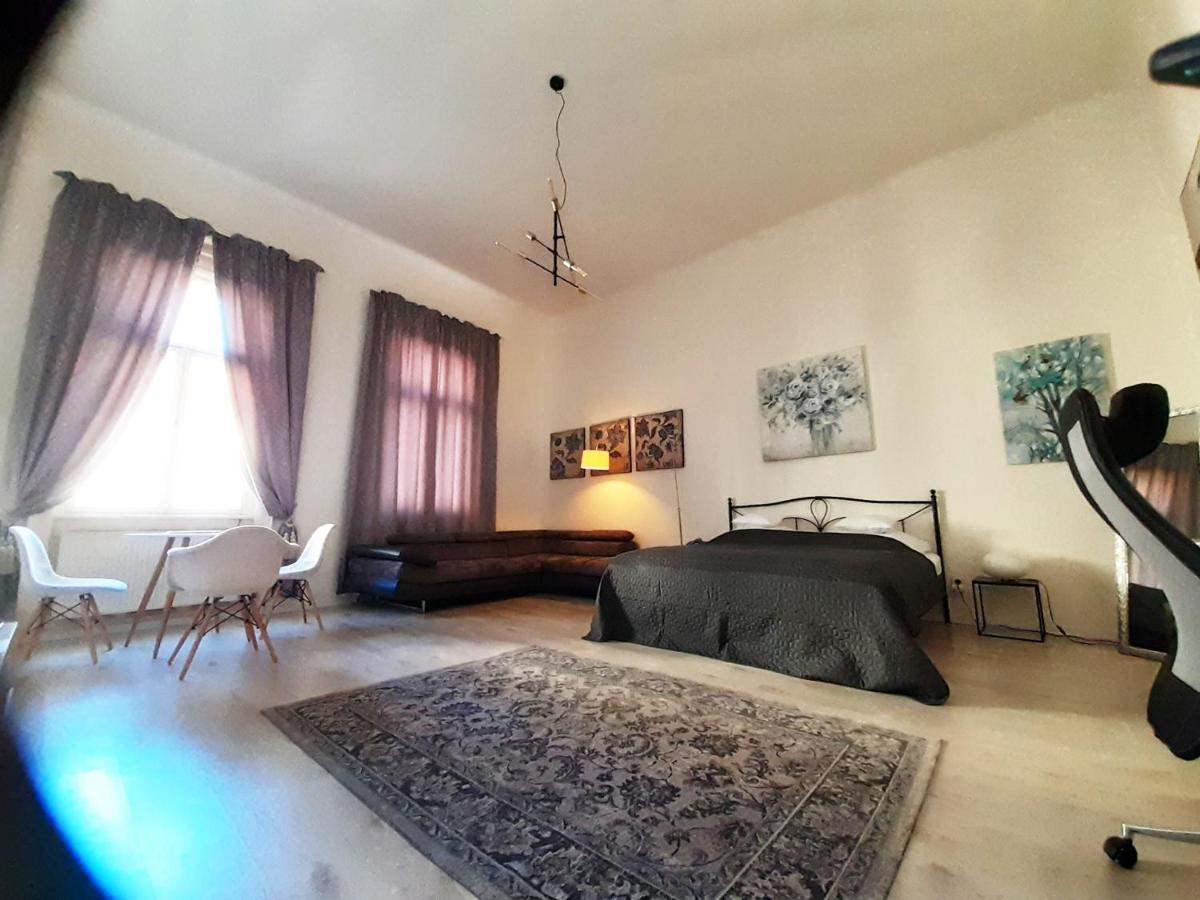 Entrez Apartment 3 - Historical Centre Kassa Kültér fotó